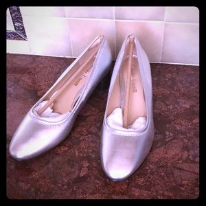Brand new Clarks silver pumps in size 9